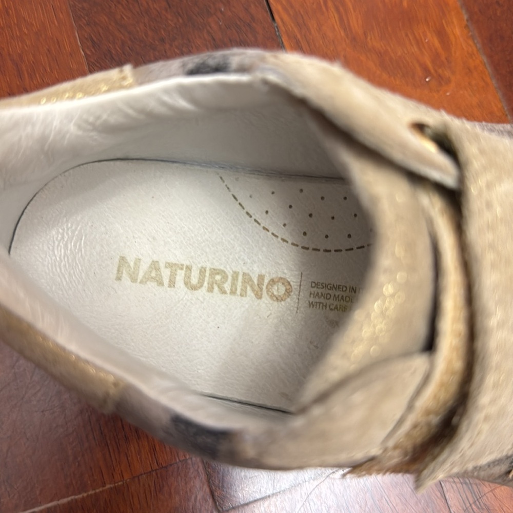 Shoes - Picture 2 of 5